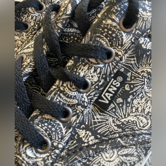 Vans - Picture 4 of 4